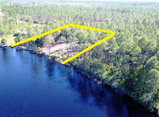 748 Mill Rd, Carrabelle, FL 32322