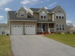 7 Barberry Ln, Wappingers Falls, NY 12590