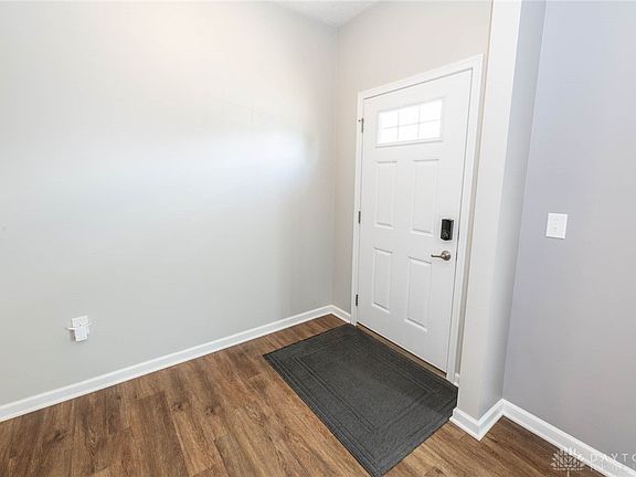 3rd image of 533 Recess Dr