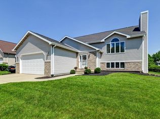 810 N Parkview St, Cottage Grove, WI 53527