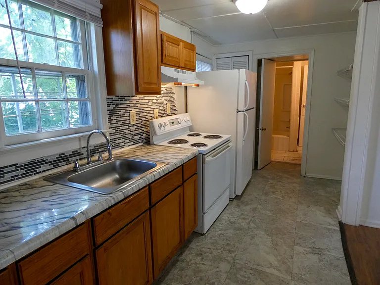 1405 W 42nd St — Photo 5