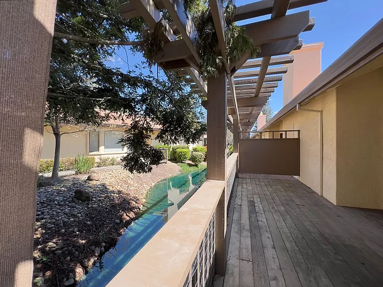 64 Fountain Grove Cir — Photo 23