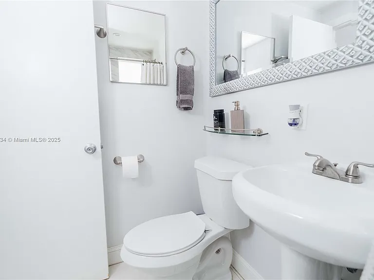 7901 SW 64th Ave #6 — Photo 19