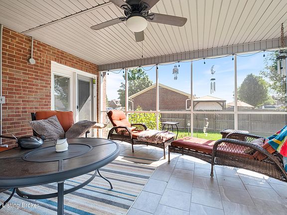4th image of 1067 Cobblestone Cir