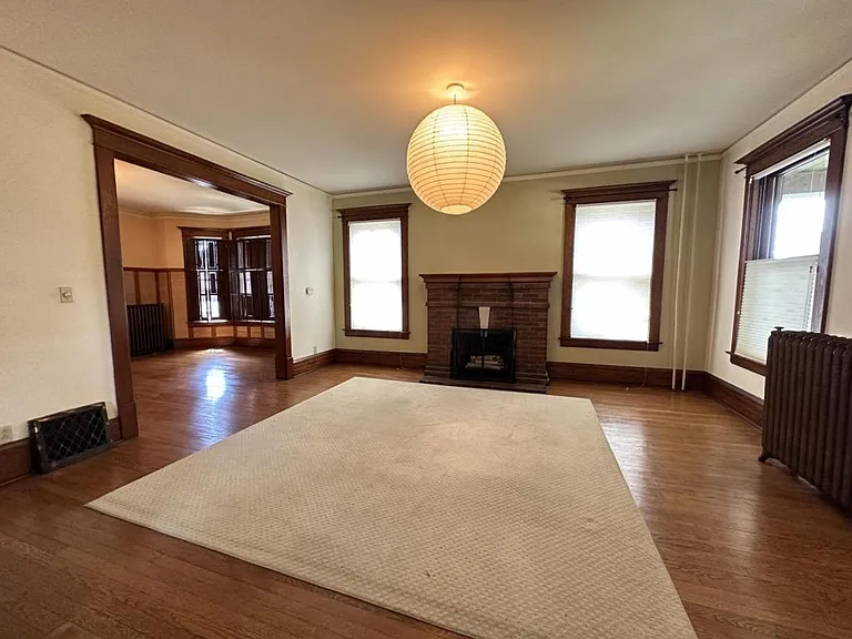 431 N Cherry St — Photo 6