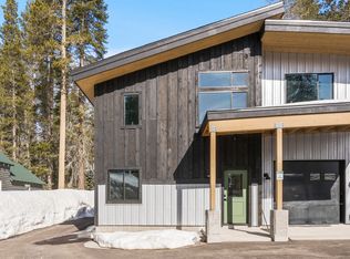 21166 Donner Pass Rd, Soda Springs, CA 95728