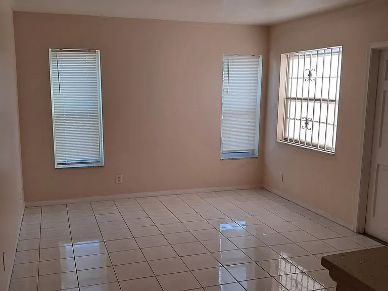 1915 Rodman St #1 — Photo 9