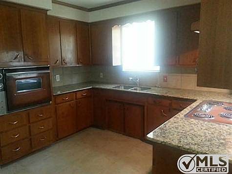 2nd image of 5709 Starling Cir