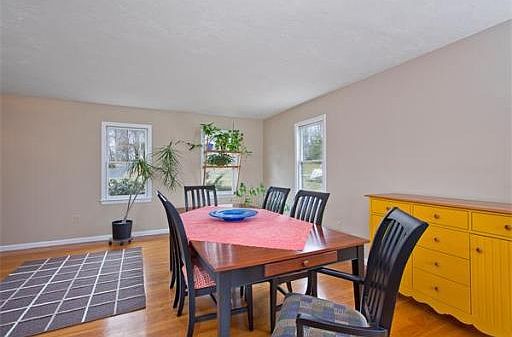 5th image of 32 Briar Dr