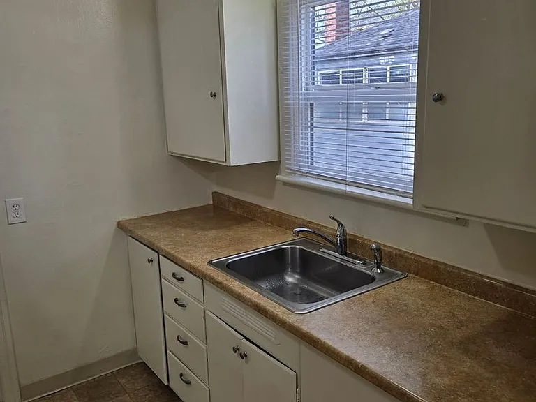 482 E 16th Ave #1-5 — Photo 3