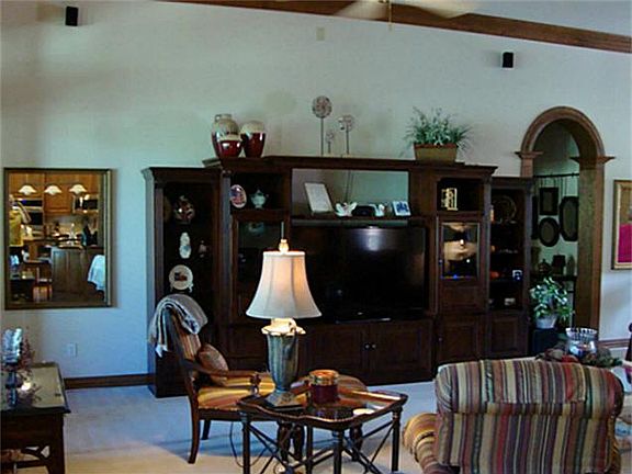 4th image of 9615 Muirfield Dr