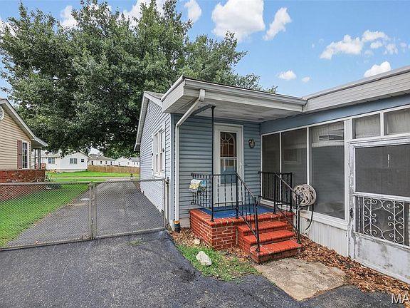 3rd image of 612 6th St