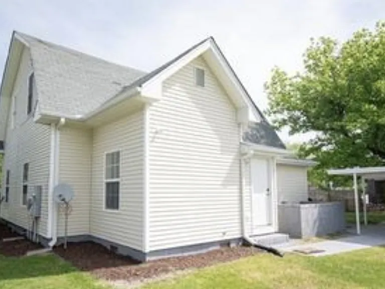 105 Idol St — Photo 3