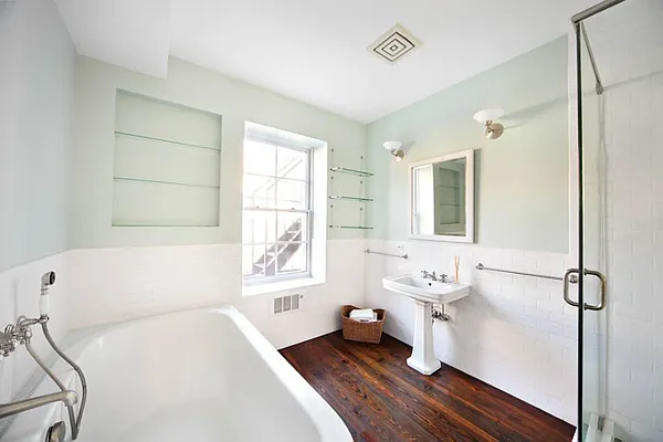 Rented by Town Residential | media 4