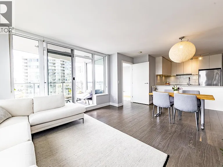 668 Columbia St #1011 — Photo 10