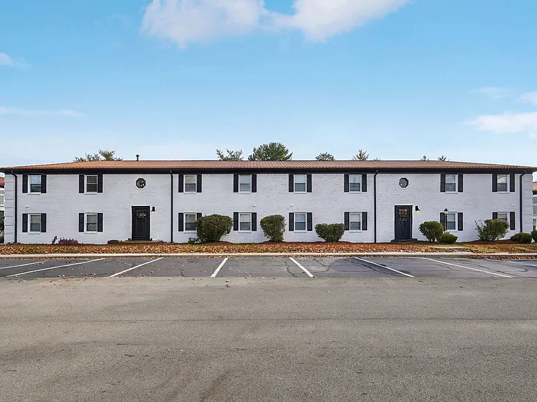 Charleston Square Apartments — Photo 51