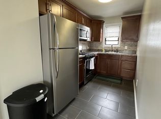 35-37 Oaklawn St #2, New Bedford, MA 02744