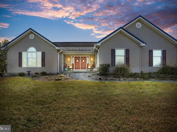 7275 Long Ln, Saint Thomas, PA 17252