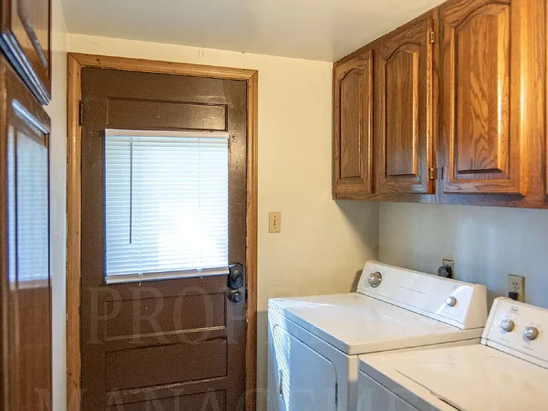 710 S Cline Rd — Photo 4