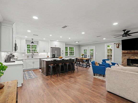 5th image of 3217 Baldwin Dr W