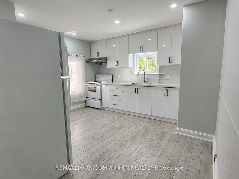 207 Olive Ave — Photo 4