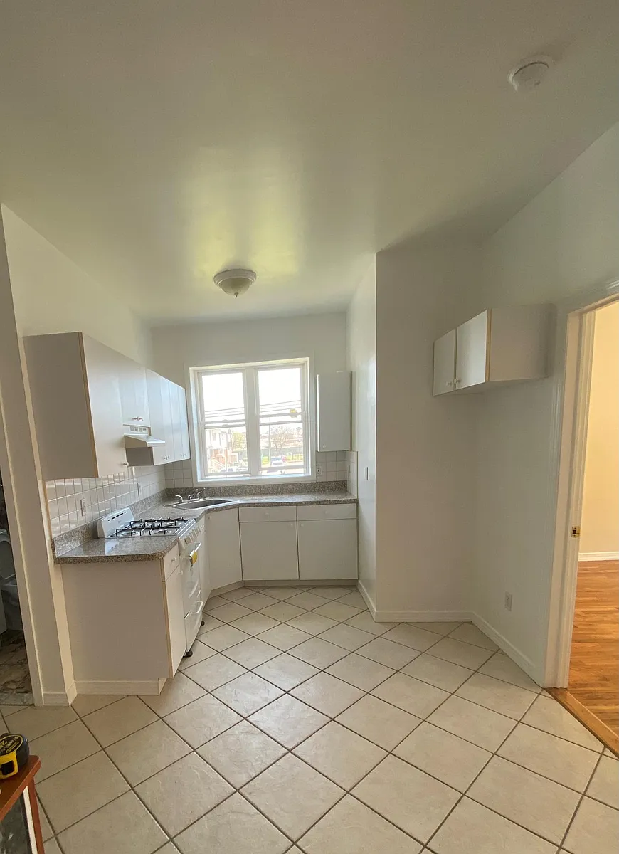 Kitchen - 85-87 E 27th St #6