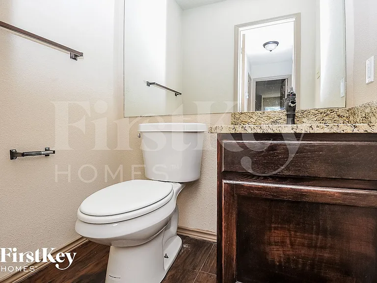 1396 Chinaberry Dr — Photo 14