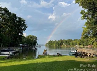 1375 Westshore Dr, Ridgeway, SC 29130