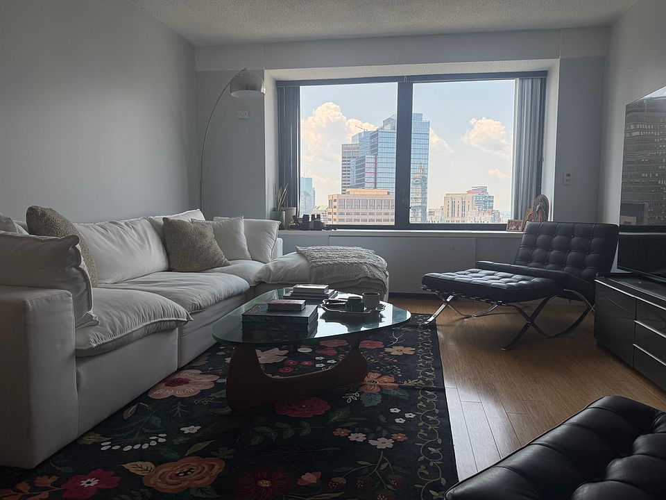 1st image of 65 E India Row APT 31A