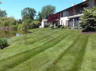 2598 E Sun Valley Dr APT 201, Pt Clinton, OH 43452