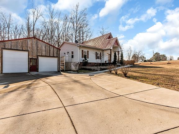 3rd image of 1000 Chickadee Ct