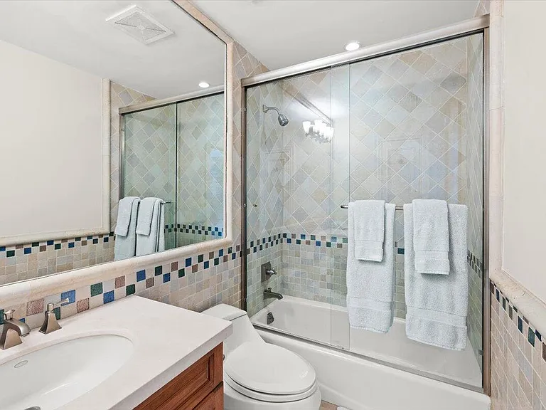 1313 E Lake Dr — Photo 85