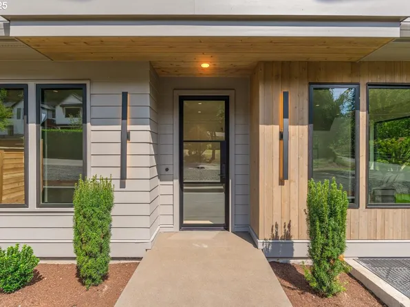 990 Lund St, Lake Oswego, OR 97034