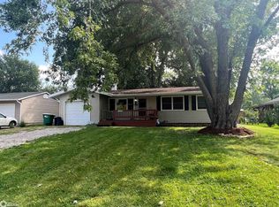 402 E Fillmore Ave, Fairfield, IA