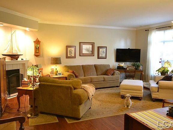 3rd image of 3218 Primrose Ln