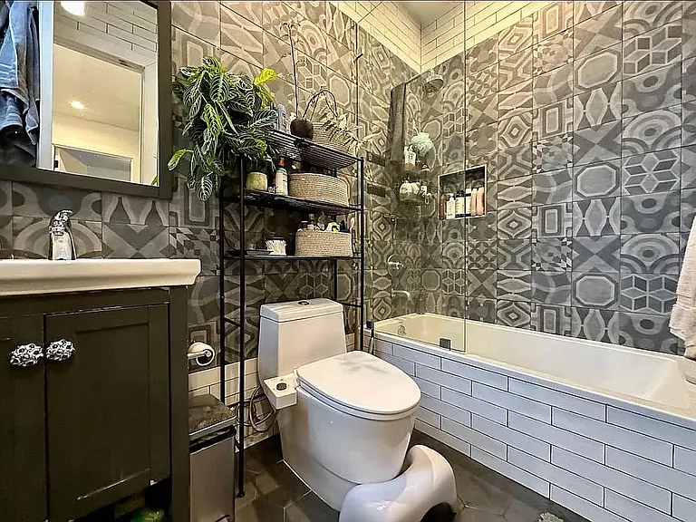 412 Suydam St #4R — Photo 13