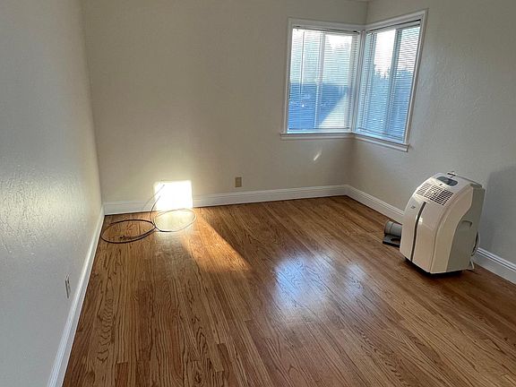3rd image of 3506 Alden Way APT 3