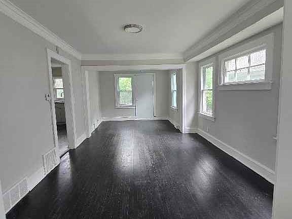 4th image of 5611 Highland Ave