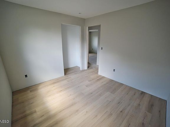 5th image of 23 27th St SW