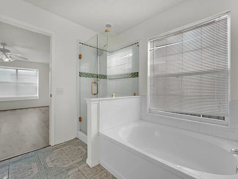1407 Autumncrest Dr — Photo 16