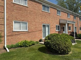 801 W Long Lake Rd, Bloomfield Hills, MI 48302