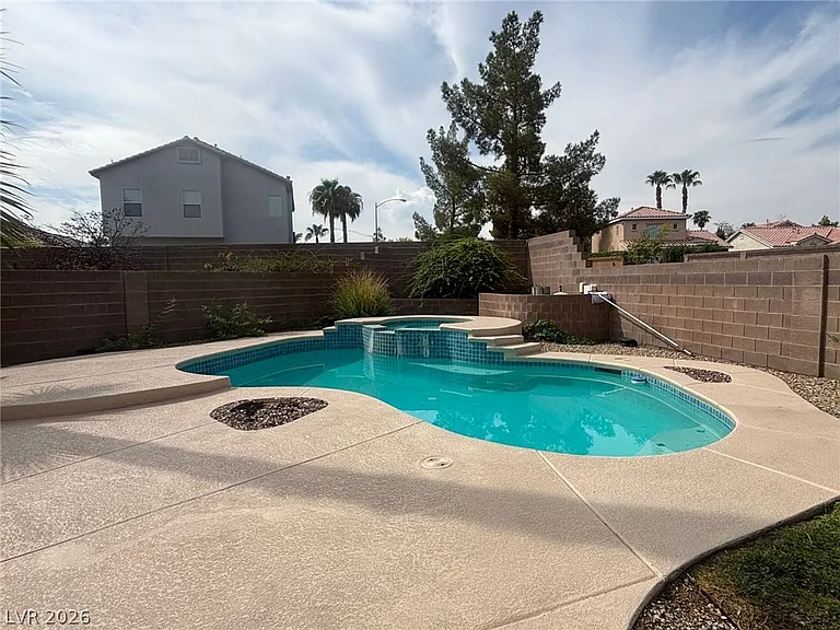 8585 Ebony Hills Way — Photo 48