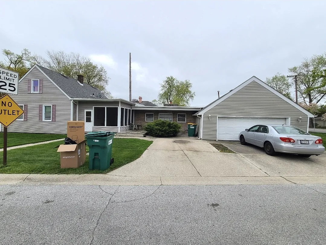 Building Photo - 9010 Bunker Hill Dr