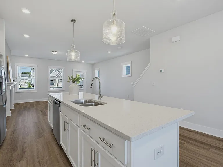 682 Vine Pkwy — Photo 6
