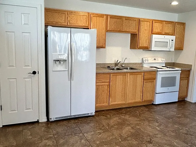2109 Injo Dr — Photo 6