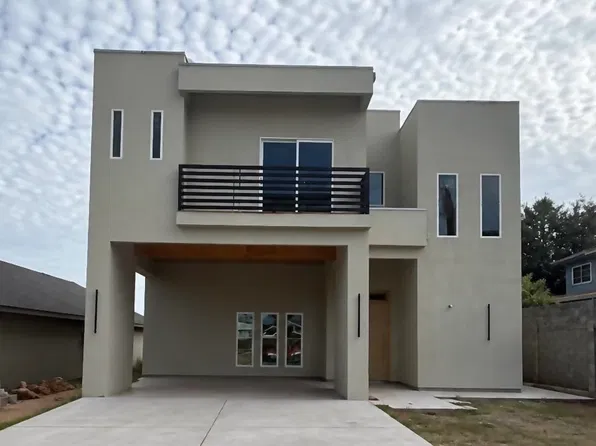 2905 Bayard St, Laredo, TX 78046