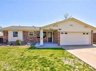 1008 SW 3rd St, Moore, OK 73160