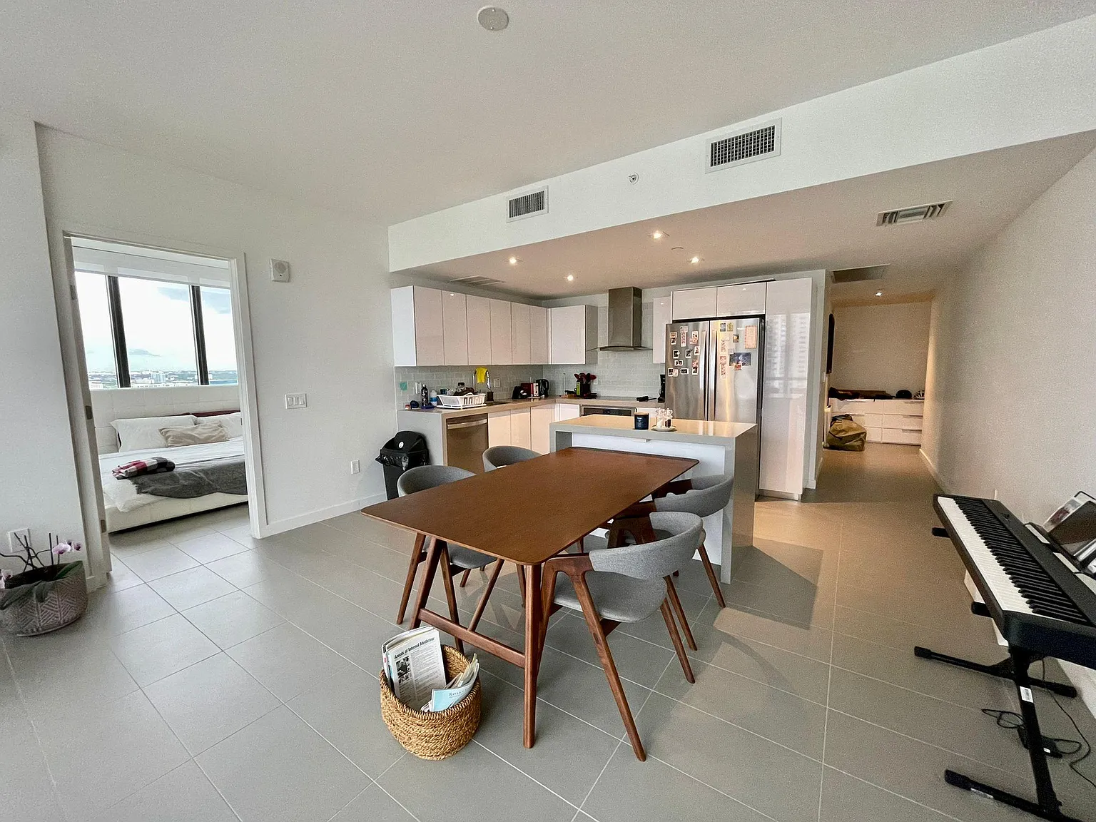 2 bed, 1110 sqft, $3,950 — Photo 3
