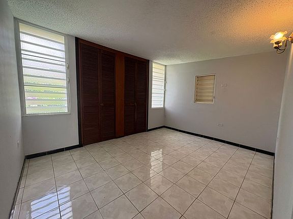 5th image of 11-71 Calle Giralda Urb Sultana