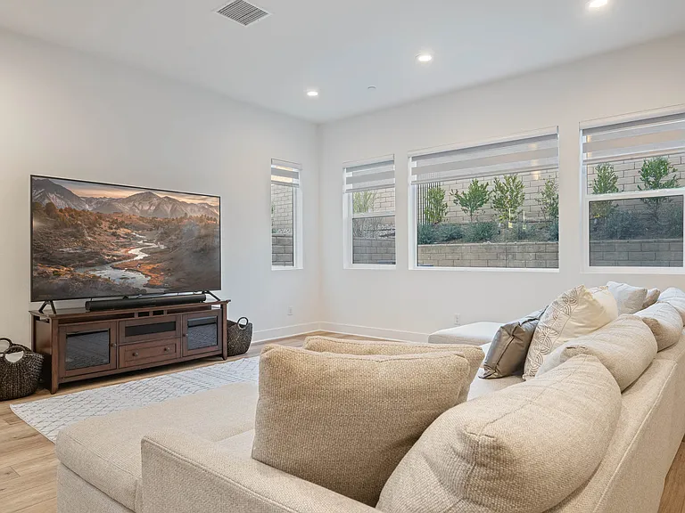 Moyer Ln — Photo 14